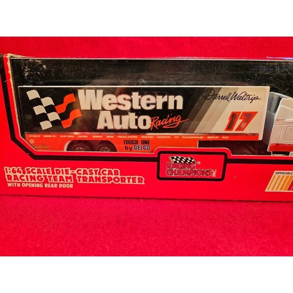 DARREL WALTRIP NASCAR‎ TRANSPORTER BUNDLE w/MATCHING STOCKCAR & PLAYER CARD